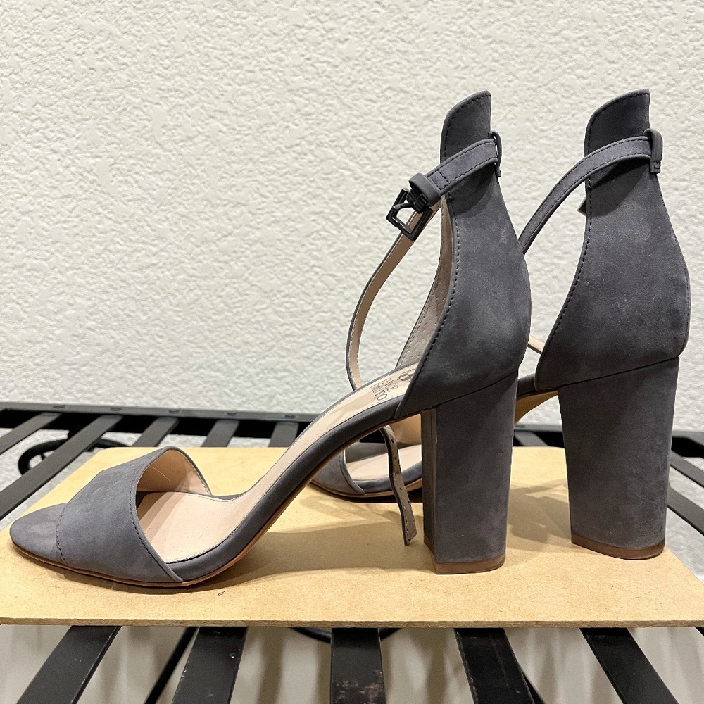 Vince Camuto 3.5" gray suede heels size 9